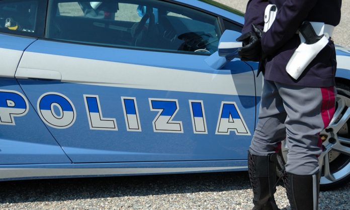 Cerignola, auto rubate e pezzi di ricambio: trovata centrale. Operazione della polizia, denuncia per ricettazione e riciclaggio. Marchiodoc