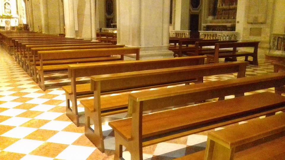 Contagi, la diocesi di Bari blocca Confessioni, Comunioni e Cresime