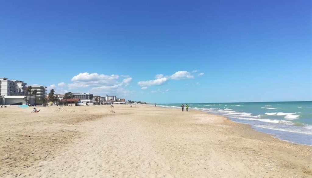 Marchiodoc Tampone obbligatorio per i turisti che verranno in Puglia: è l'idea del presidente della Regione Puglia Michele Emiliano per rilanciare l'economia turistica del nostro territorio preservando la salute dei cittadini.