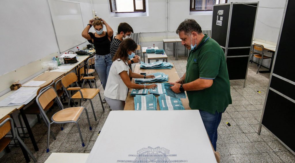 Ballottaggio, affluenza in lieve calo rispetto al primo turno: alle 12:00 il 9.19% al voto