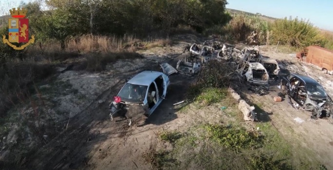 Marchiodoc- Cimitero auto rubate drone