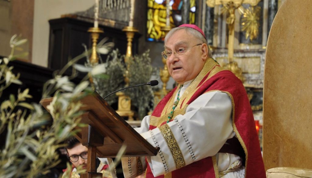 Mons. Piemontese amministratore apostolico in sostituzione di mons. Renna? 