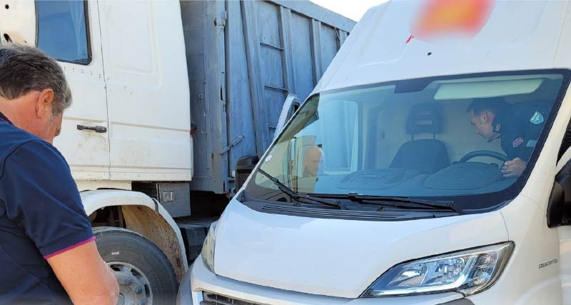 Rubano un furgone a San Benedetto del Tronto: la polizia lo ritrova a Cerignola  