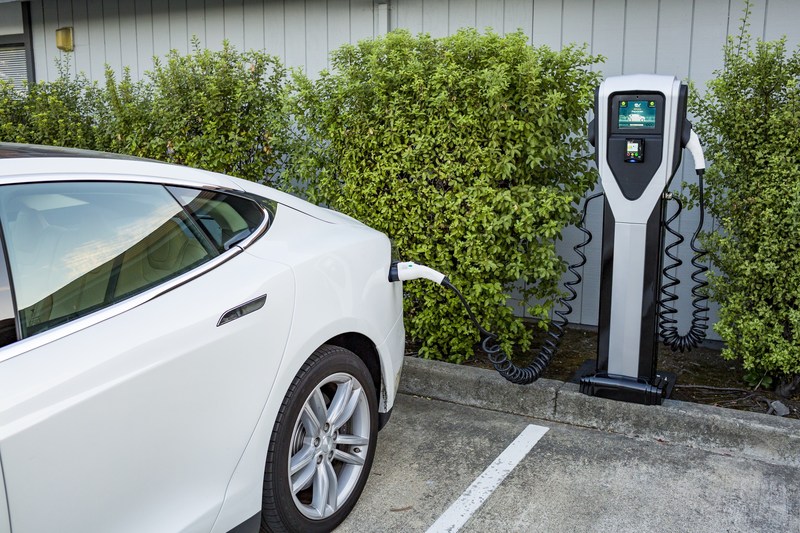 Tesla Supercharger disponibili per tutte le auto elettriche (anche a Cerignola) 