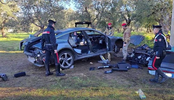 Arrestati mentre smontavano un'Audi: in manette due cerignolani a Minervino