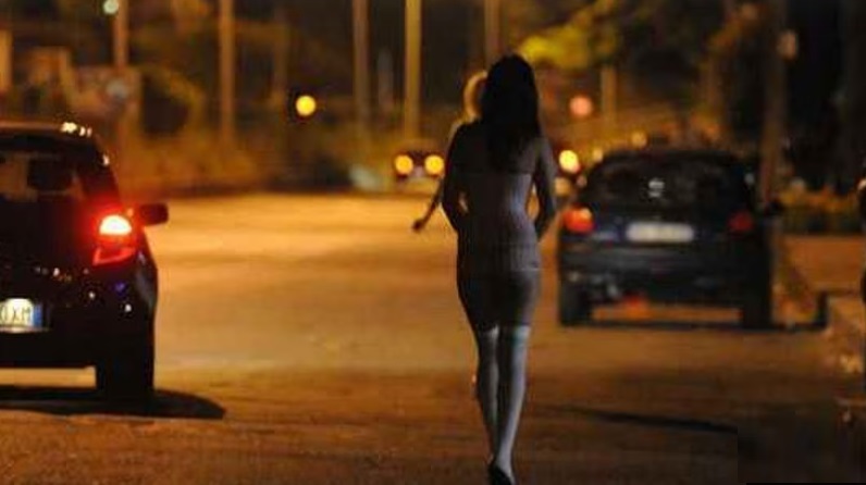 Prostituzione a Cerignola: "Ti faccio vomitare sangue". La denuncia della vittima e le intercettazioni 