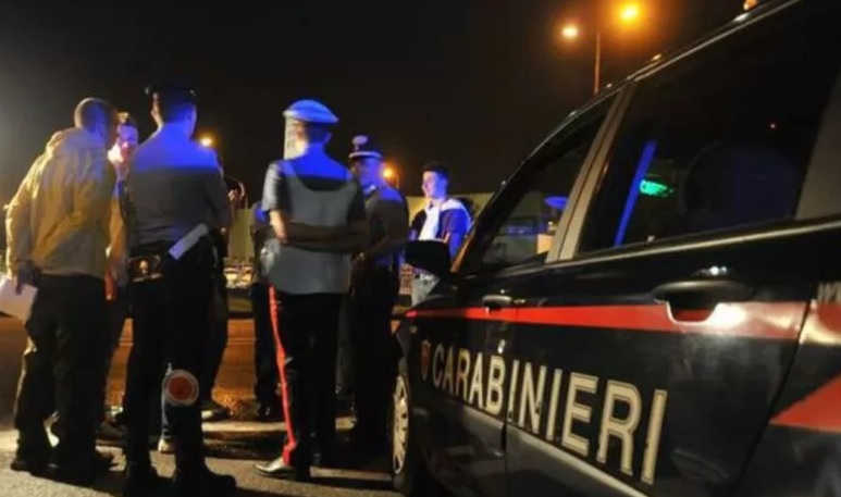 Violenta lite in strada finisce a coltellate: grave 21enne di Cerignola 