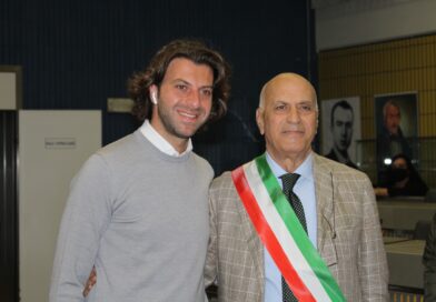 Summa si dimette da consigliere, al suo posto il figlio di Bonito: ora ci sono due sindaci