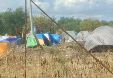 Furti, degrado, escrementi e denunce inascoltate: la tendopoli della vergogna