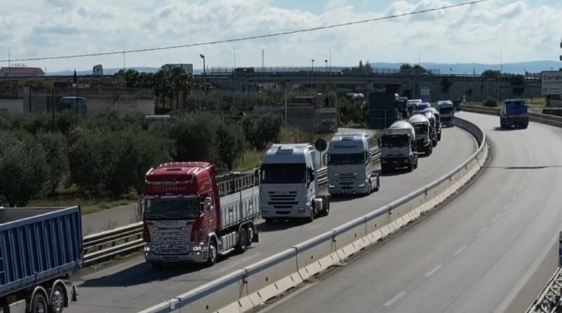 Il Governo approva il decreto sugli aiuti. Continuano blocchi dei Tir al Sud